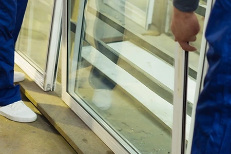 Commercial Glass Repair Technician in Valrico, FL